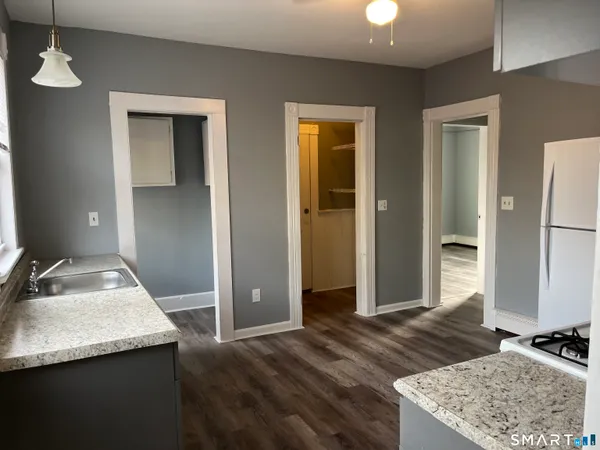 $2,500 | 2449-2451 North Avenue, Unit 1, Bridgeport, CT 06604