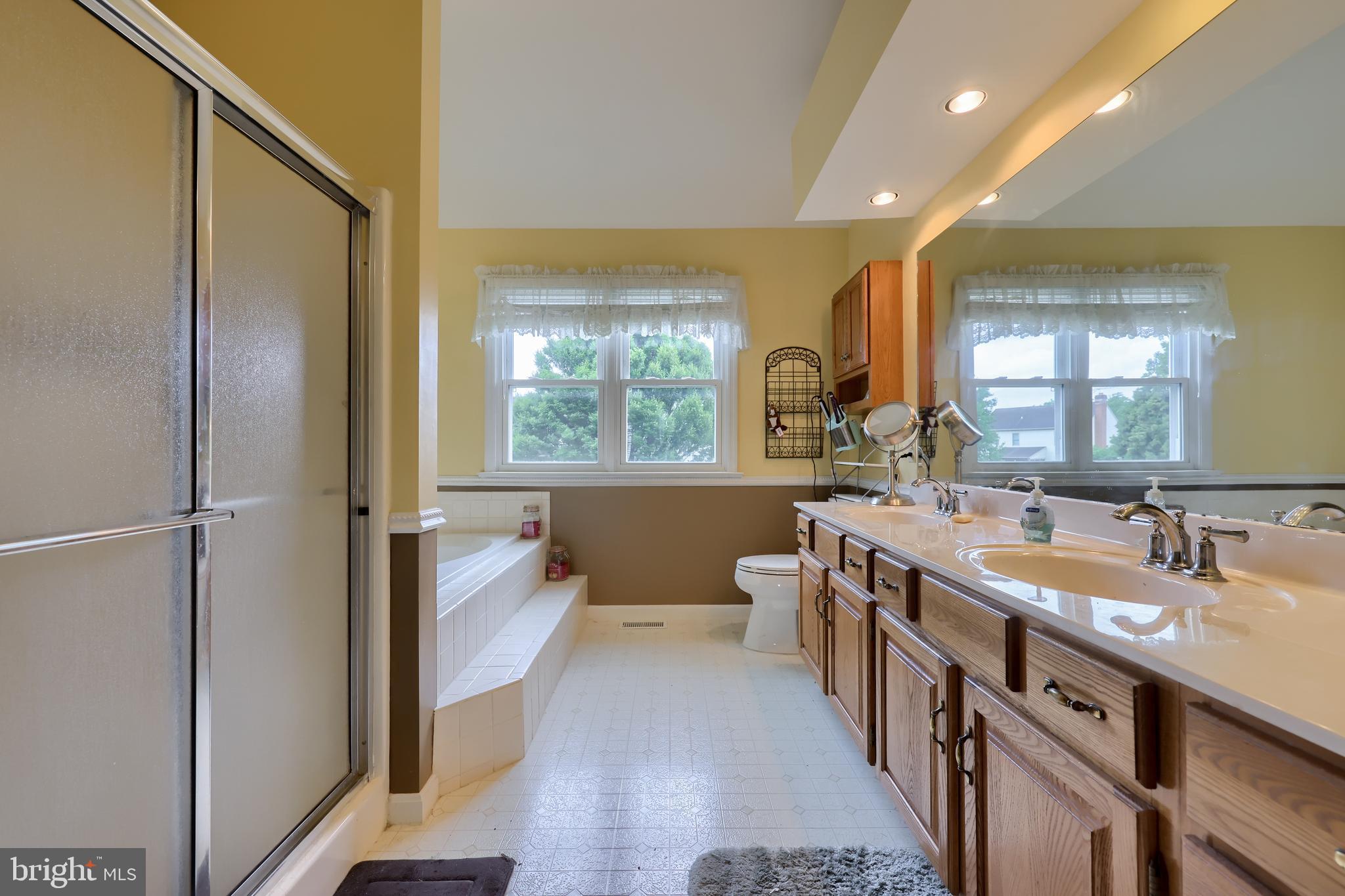 48 East Meadow Valley Road Lititz, PA 17543 - Photo 25 of 34 Large primary bath