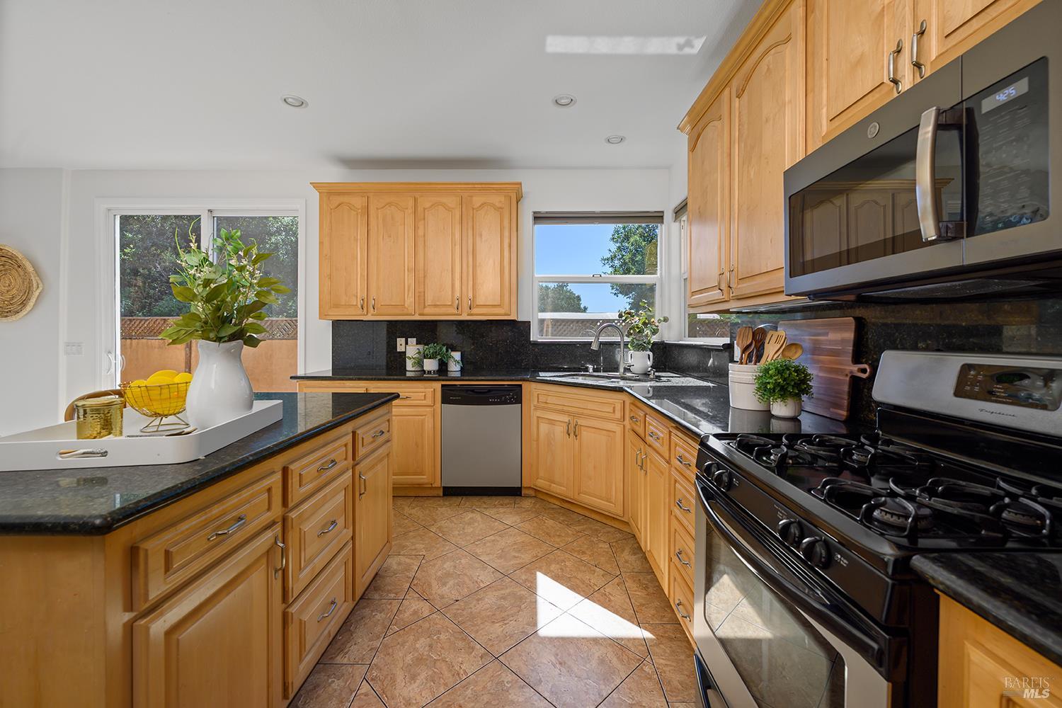 1187 Dutton Avenue Santa Rosa, CA 95407 - Photo 14 of 34