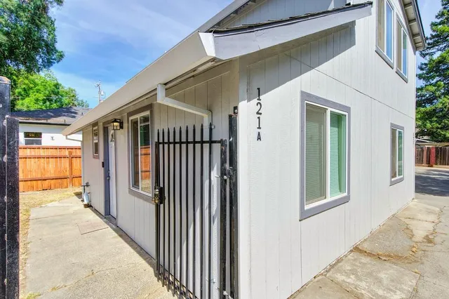 $1,049,000 | 121 1st Street, Woodland, CA 95695