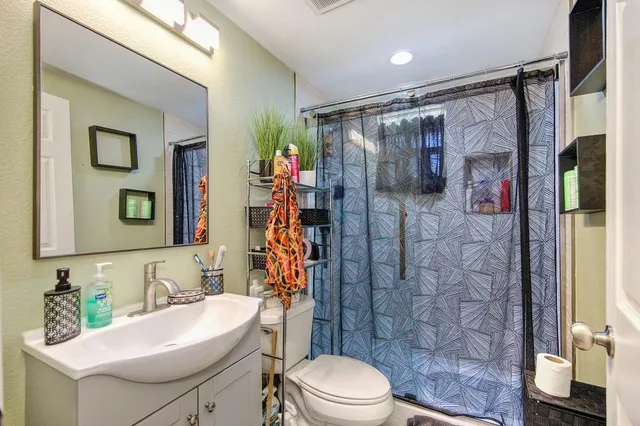 $1,049,000 | 121 1st Street, Woodland, CA 95695