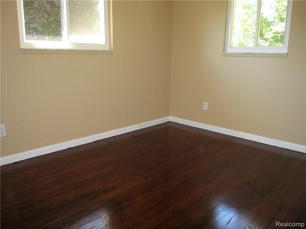 15111 Inkster Road Taylor, MI 48180 - Photo 13 of 24
