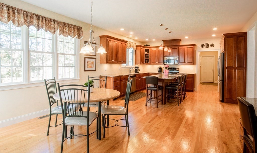 83 Hemlock Road Sudbury, MA 01776 - Photo 5 of 26