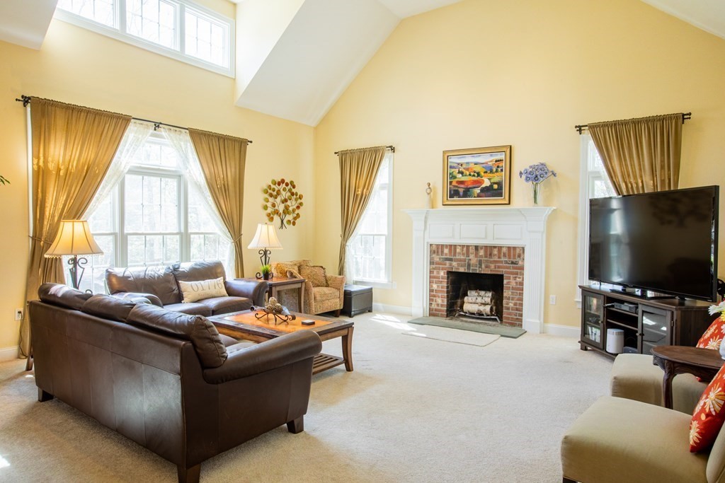 83 Hemlock Road Sudbury, MA 01776 - Photo 8 of 26