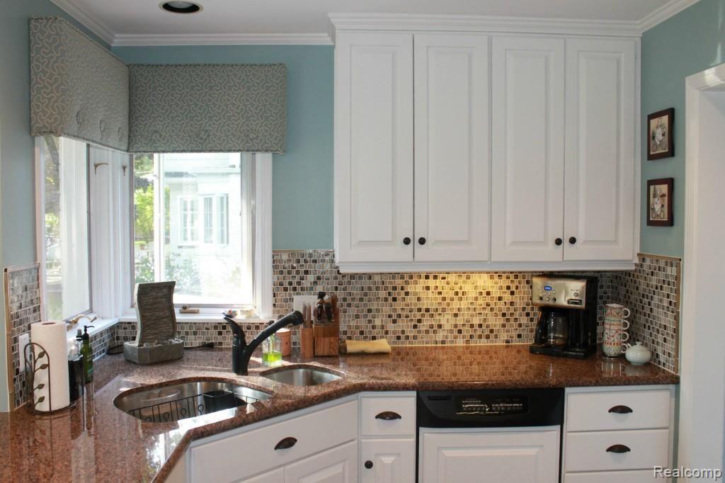 1019 Whittier Road Grosse Pointe, MI 48230 - Photo 20 of 32 Whittier 1019 024.jpg