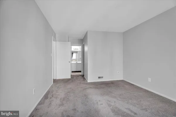$299,999 | 183 Woodlake Drive, Marlton, NJ 08053