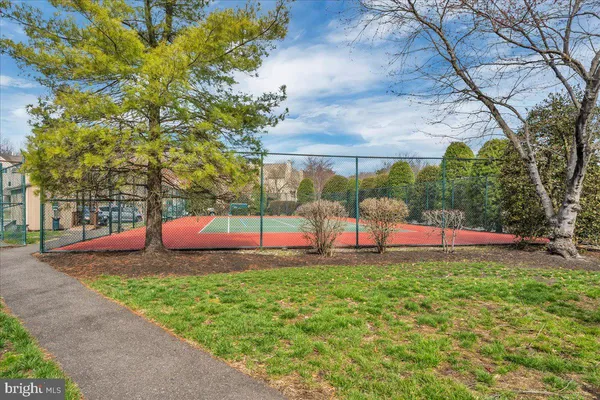 $299,999 | 183 Woodlake Drive, Marlton, NJ 08053