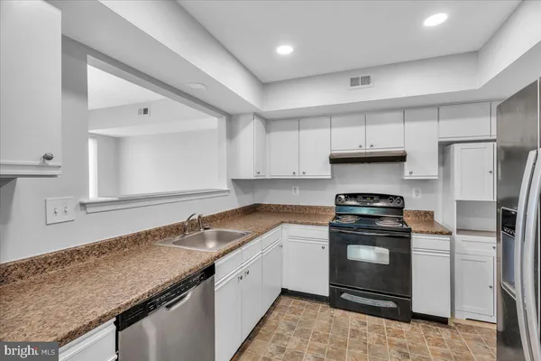 $299,999 | 183 Woodlake Drive, Marlton, NJ 08053