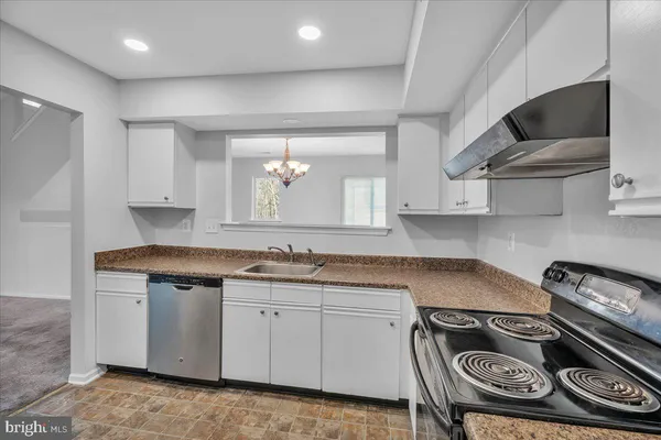 $299,999 | 183 Woodlake Drive, Marlton, NJ 08053