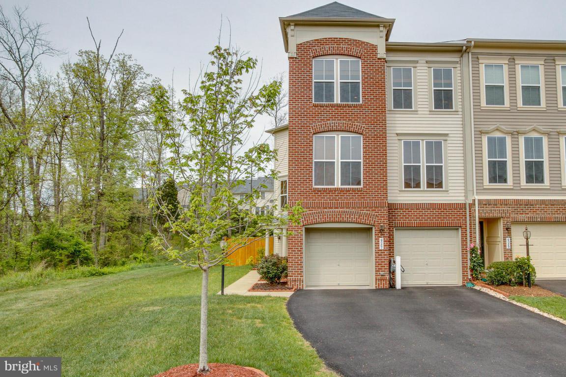 9087 Ribbon Falls Loop Bristow, VA 20136 - Photo 2 of 29 Front Facade