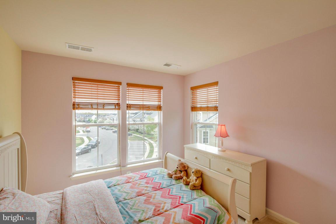 9087 Ribbon Falls Loop Bristow, VA 20136 - Photo 20 of 29 Bedroom 3