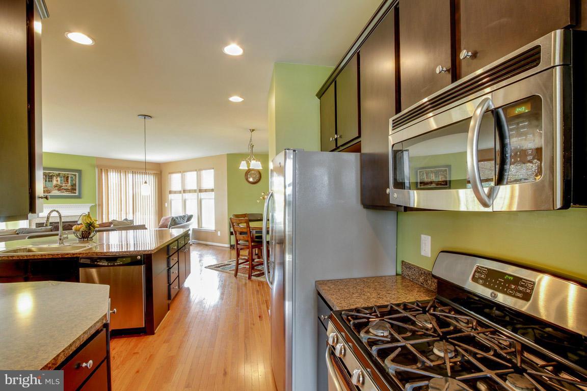 9087 Ribbon Falls Loop Bristow, VA 20136 - Photo 9 of 29 Kitchen