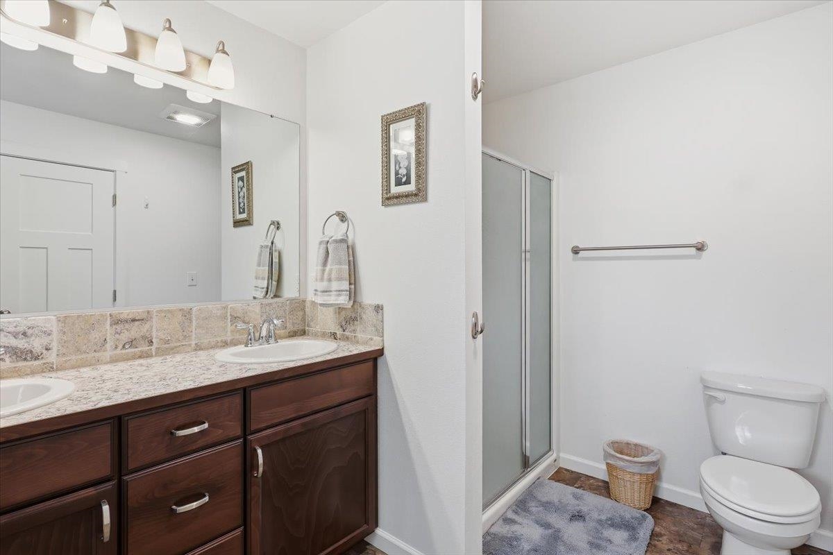 5717 East Oregon Road Elk, WA 99009 - Photo 14 of 50