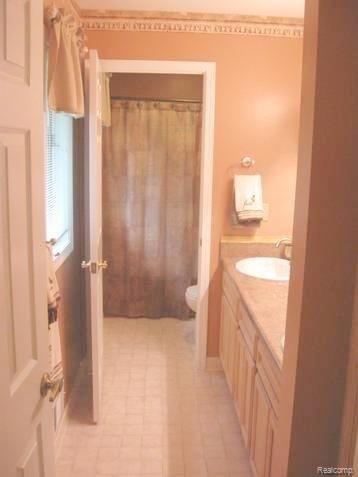 2350 33 Mile Road Romeo, MI 48065 - Photo 22 of 25 33 Mile #22 bath.jpg