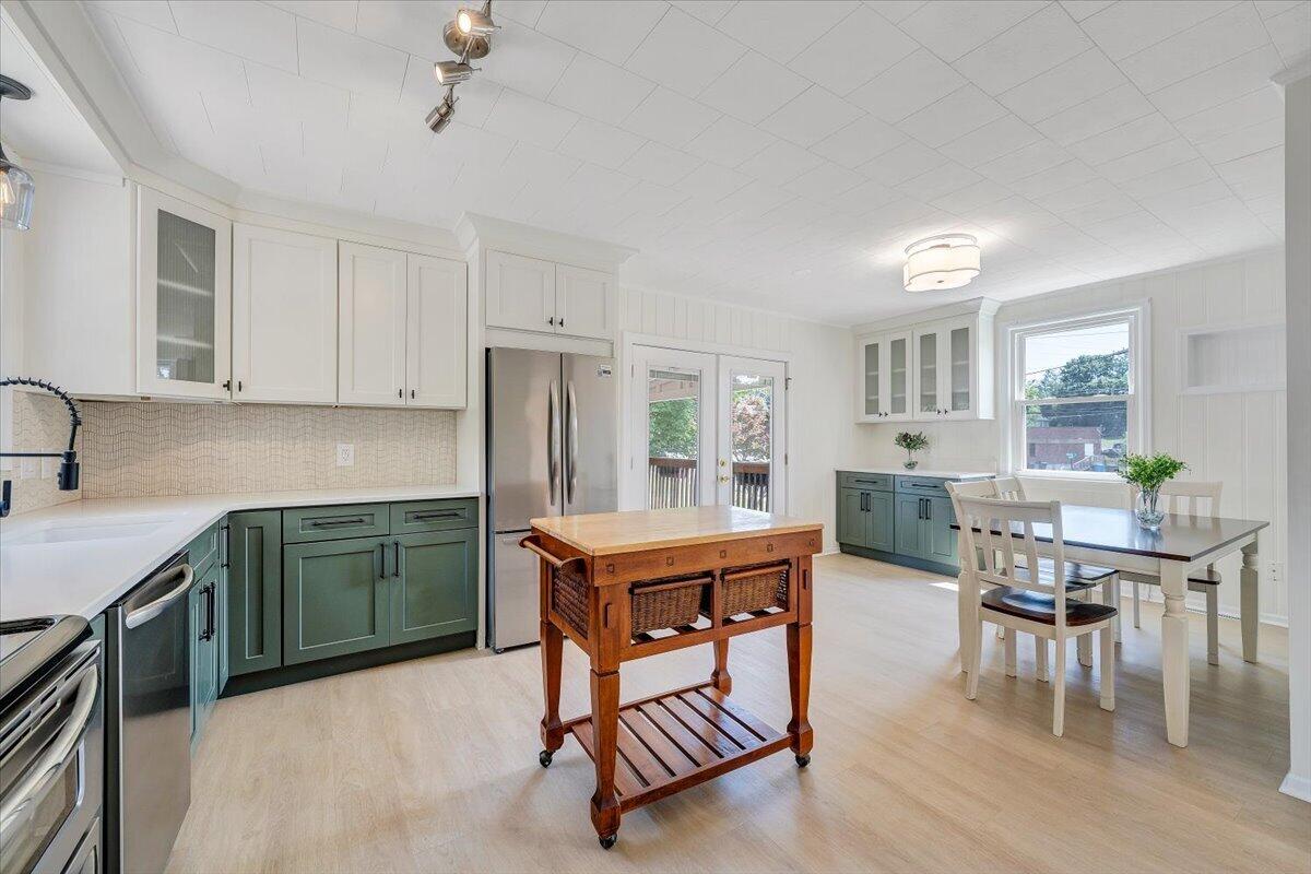 3116 Spring Road Southwest Roanoke, VA 24015 - Photo 12 of 39 17-MIB05559