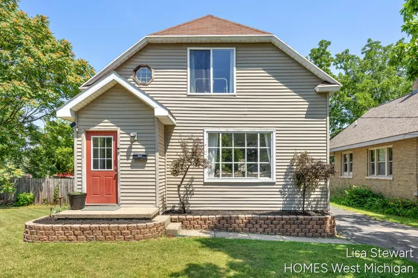 $339,000 | 1131 Crescent Street Northeast, Grand Rapids, MI 49503