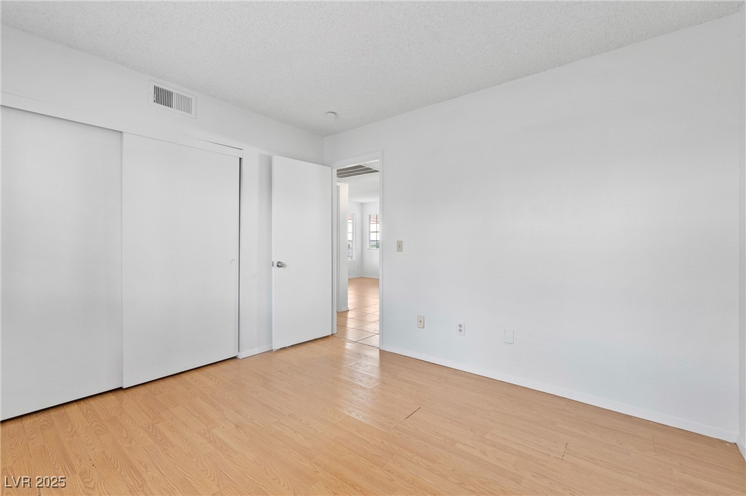 4651 Amberleigh Lane, Unit B Las Vegas, NV 89121 - Photo 13 of 18