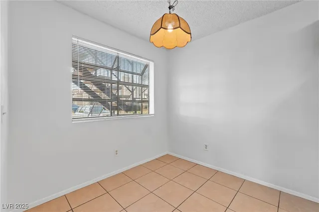 $1,000 | 4651 Amberleigh Lane, Unit B, Las Vegas, NV 89121