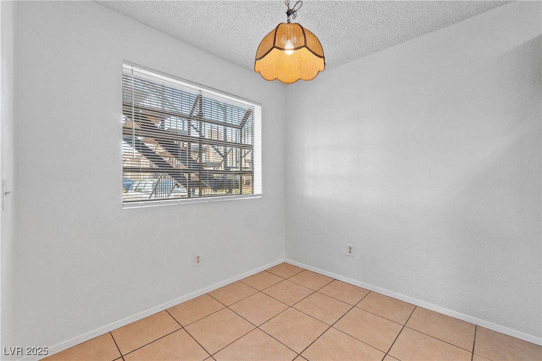 4651 Amberleigh Lane, Unit B Las Vegas, NV 89121 - Photo 7 of 18