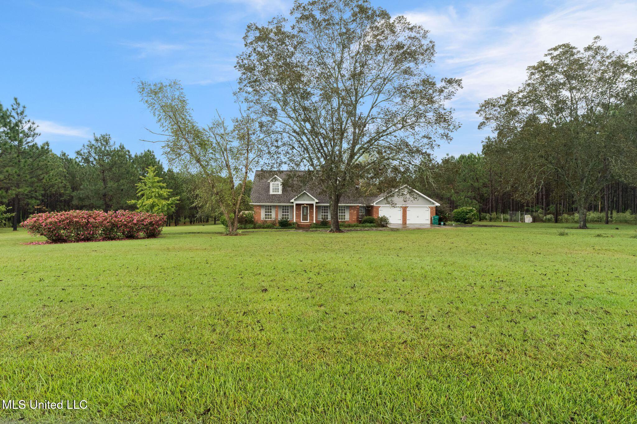 1227 Lambert Lane Southeast Brookhaven, MS 39601 - Photo 2 of 43 1227_Lambert_Ln_SE-2