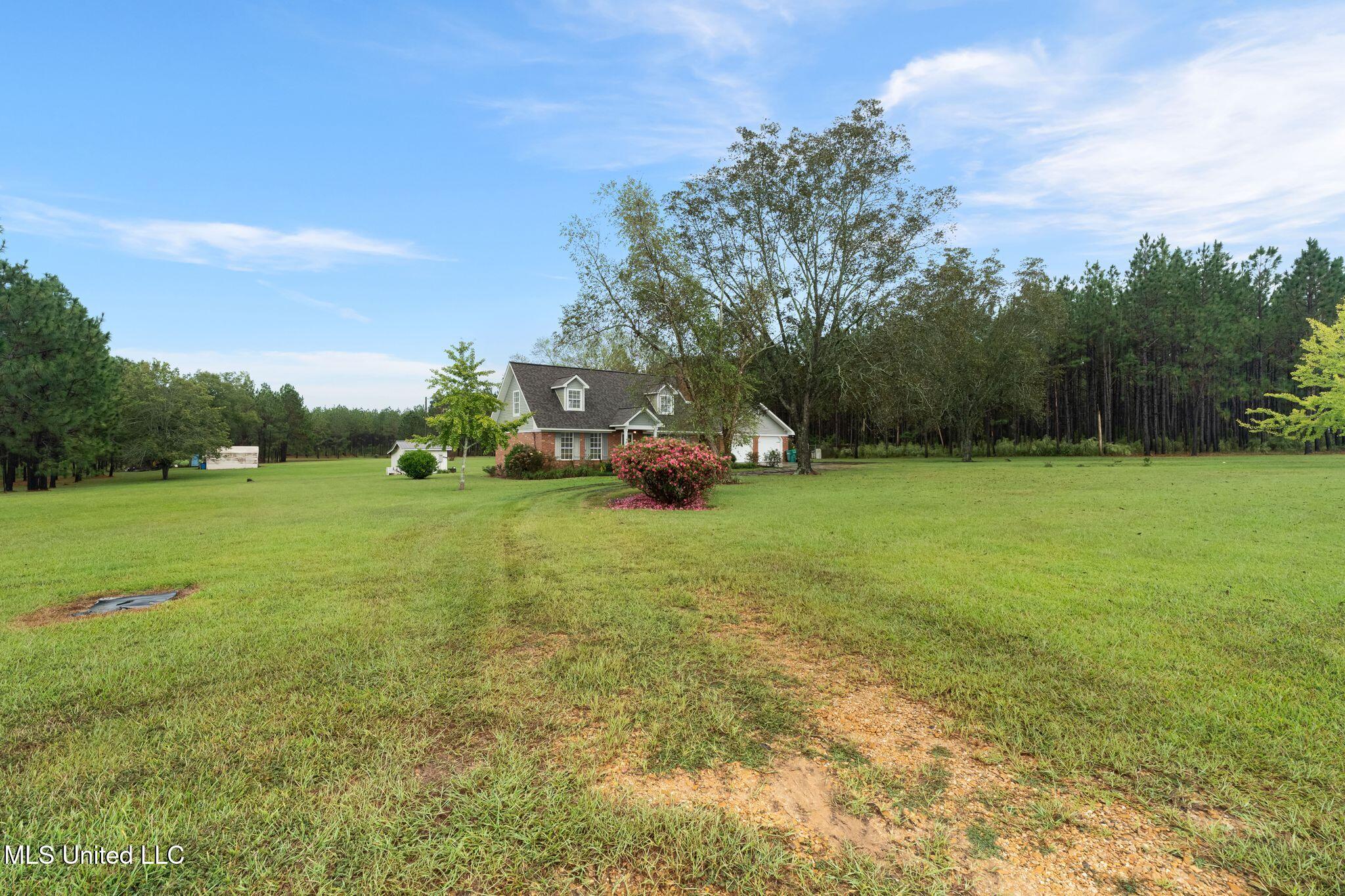 1227 Lambert Lane Southeast Brookhaven, MS 39601 - Photo 3 of 43 1227_Lambert_Ln_SE-3