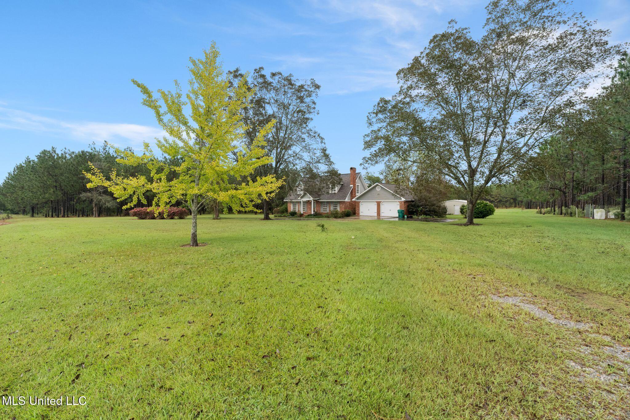 1227 Lambert Lane Southeast Brookhaven, MS 39601 - Photo 4 of 43 1227_Lambert_Ln_SE-4