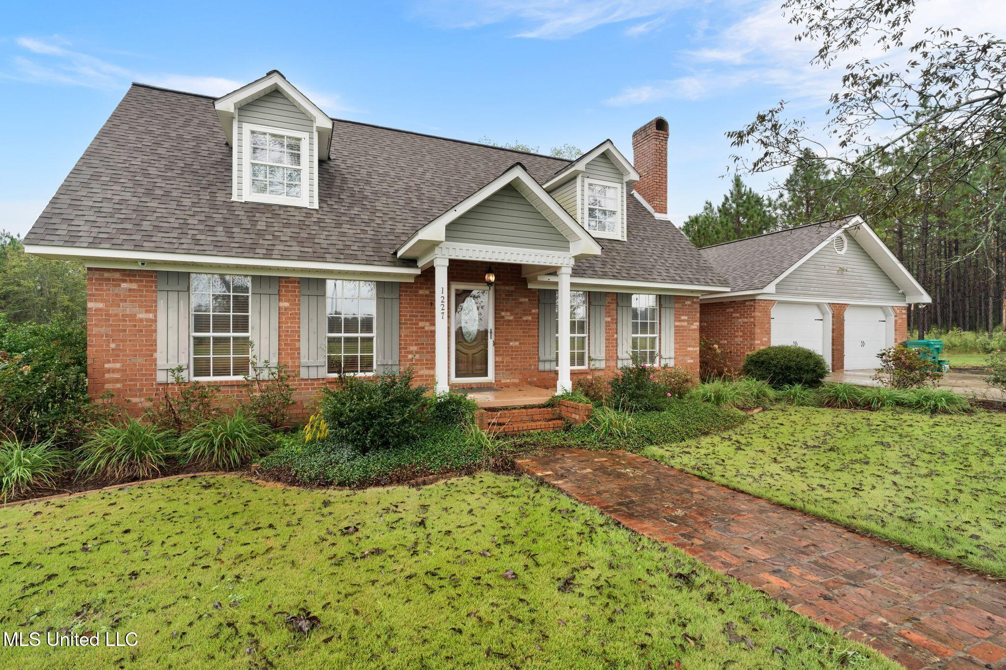 1227 Lambert Lane Southeast Brookhaven, MS 39601 - Photo 6 of 43 1227_Lambert_Ln_SE-6