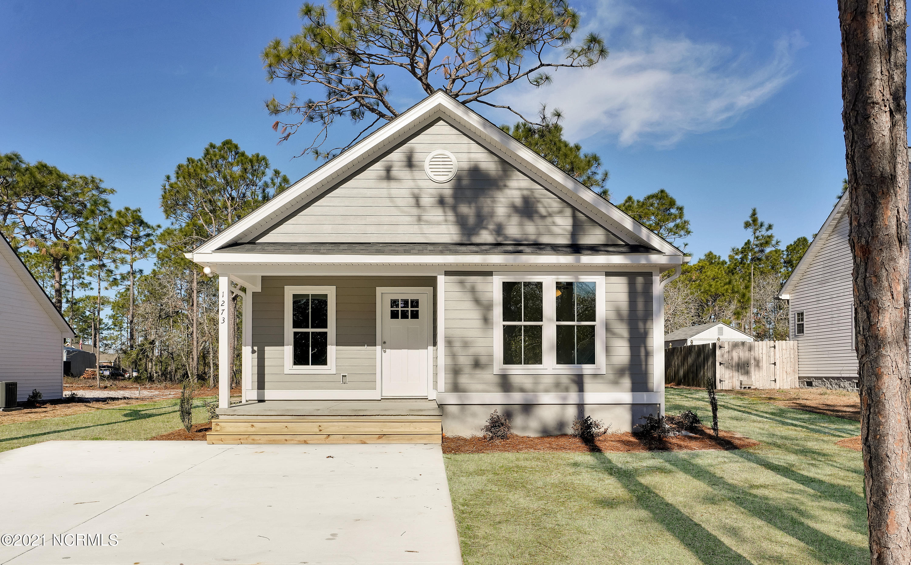 1273 Longleaf Road Southport, NC 28461 - Photo 1 of 38 1273LongleafRoad-01