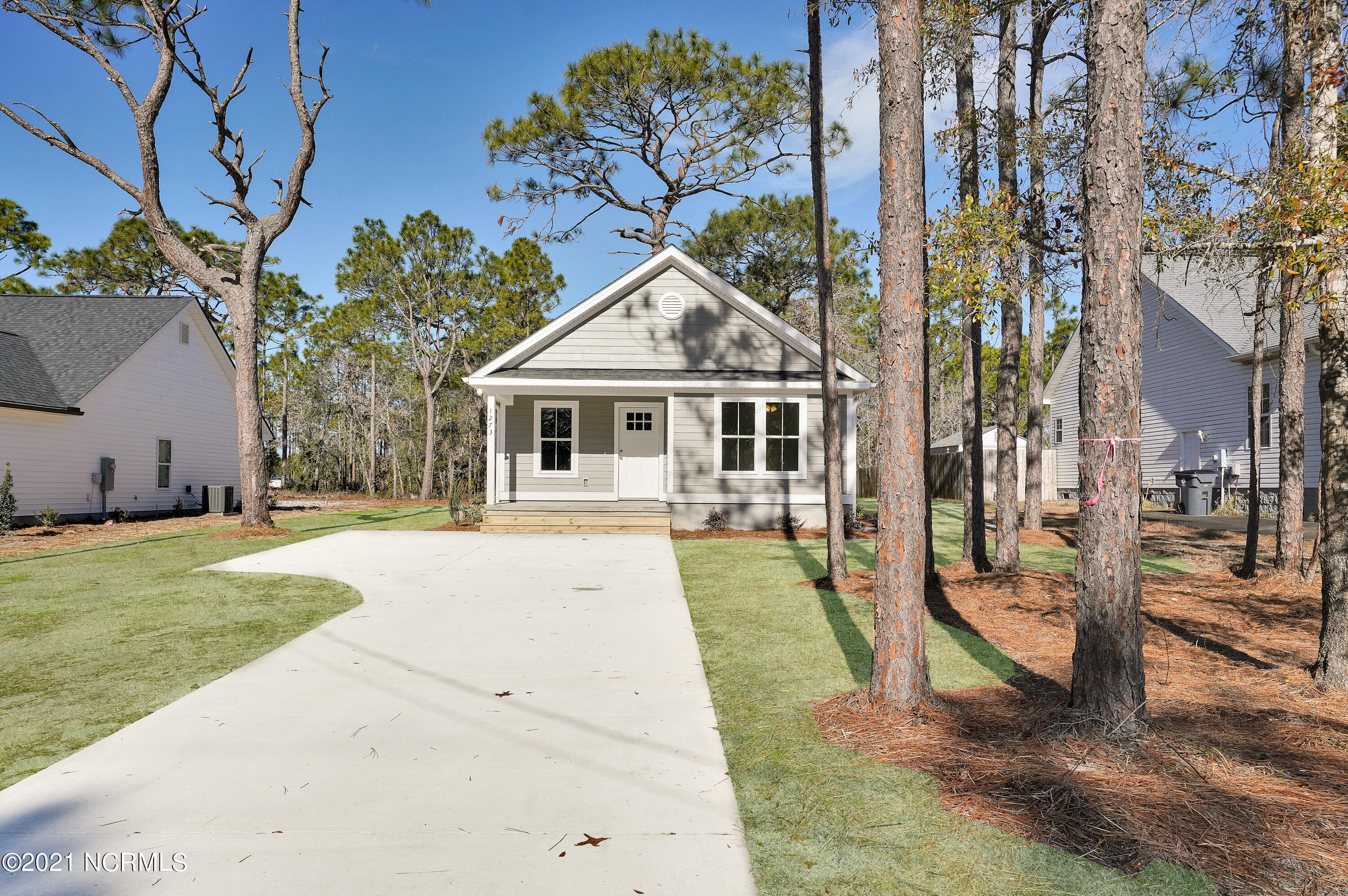 1273 Longleaf Road Southport, NC 28461 - Photo 3 of 38 1273LongleafRoad-03