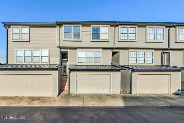 $385,000 | 46 Breakers Lane, Ridgeland, MS 39157