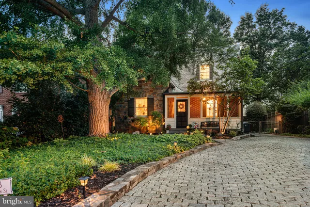 $1,395,000 | 2833 Northampton Street Northwest, Washington, DC 20015