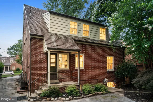 $1,395,000 | 2833 Northampton Street Northwest, Washington, DC 20015