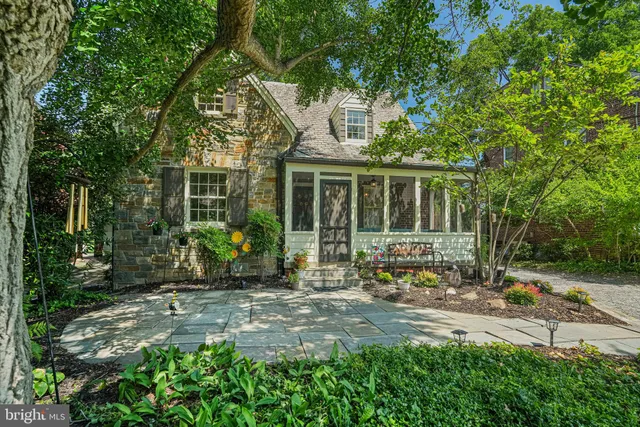 $1,395,000 | 2833 Northampton Street Northwest, Washington, DC 20015