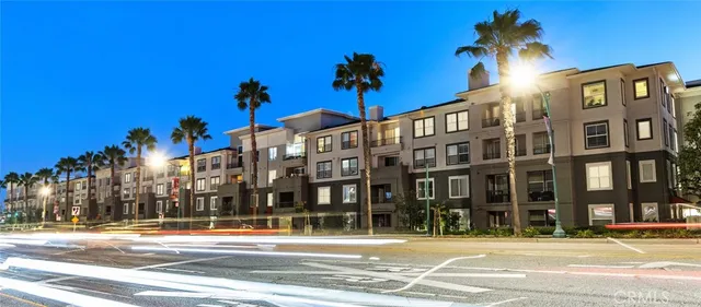 $505,000 | 1801 East Katella Avenue, Unit 4042, Anaheim, CA 92805