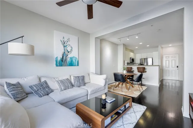 $505,000 | 1801 East Katella Avenue, Unit 4042, Anaheim, CA 92805