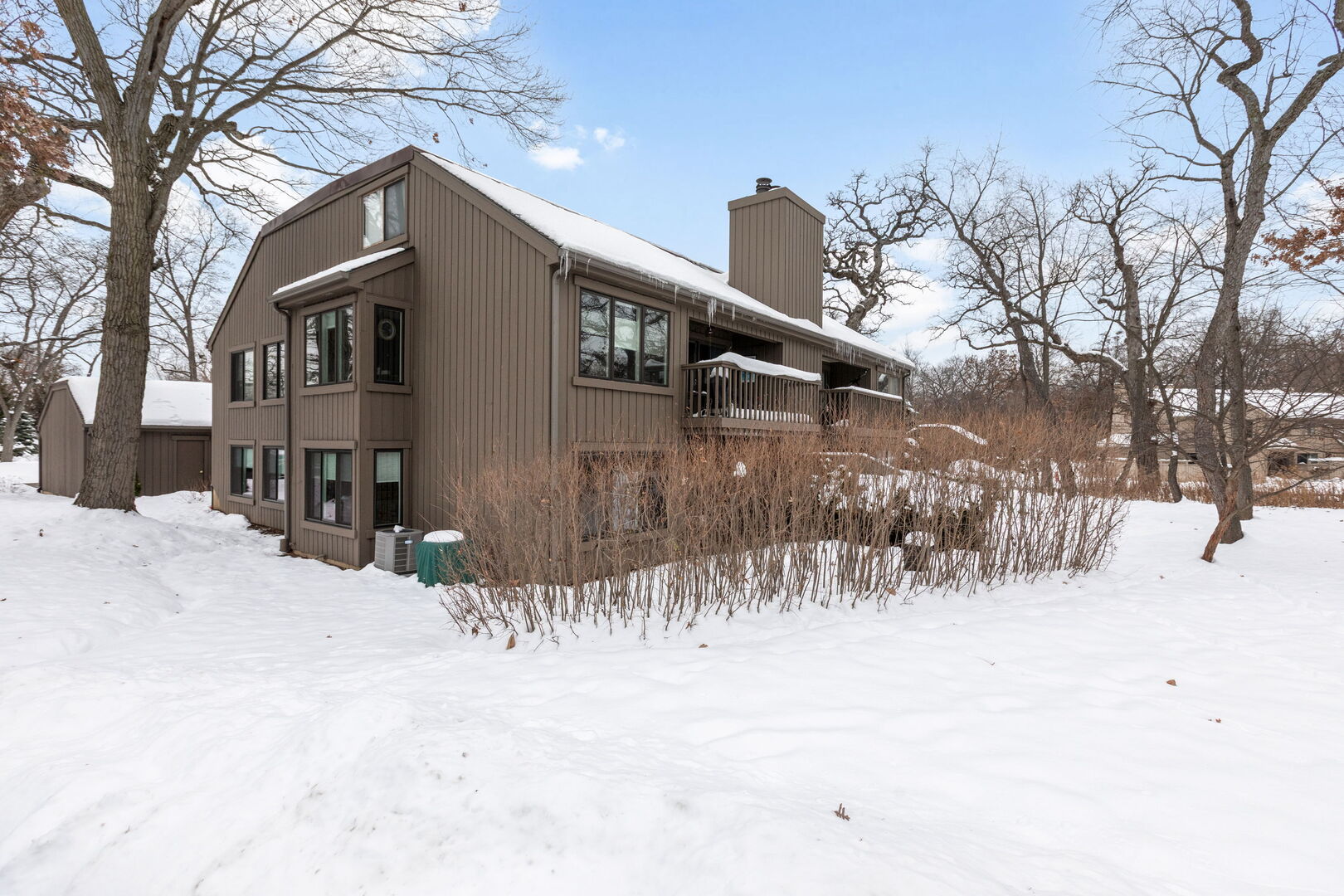 563 Woodview Road, Unit D Lake Barrington, IL 60010 - Photo 13 of 16