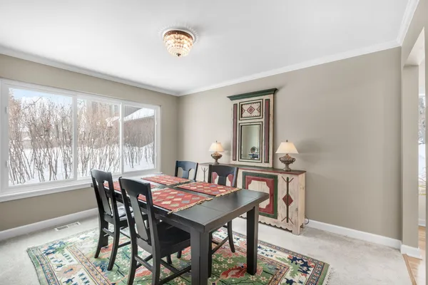 $310,000 | 563 Woodview Road, Unit D, Lake Barrington, IL 60010