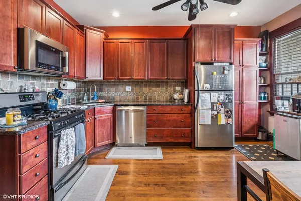 $880,000 | 3506 North Damen Avenue, Chicago, IL 60618