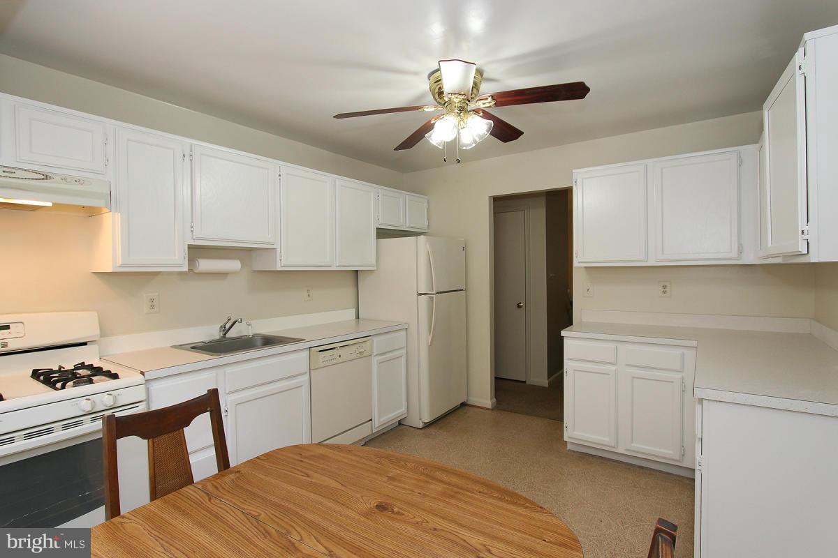 11600 Butlers Branch Road Clinton, MD 20735 - Photo 8 of 30 Kitchen