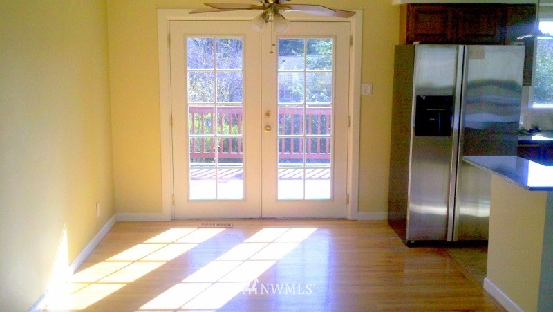 1068 Whitman Avenue Northeast Renton, WA 98059 - Photo 3 of 4 Gallery Image 3