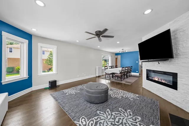 $2,800 | 7901 West Elmgrove Drive, Elmwood Park, IL 60707