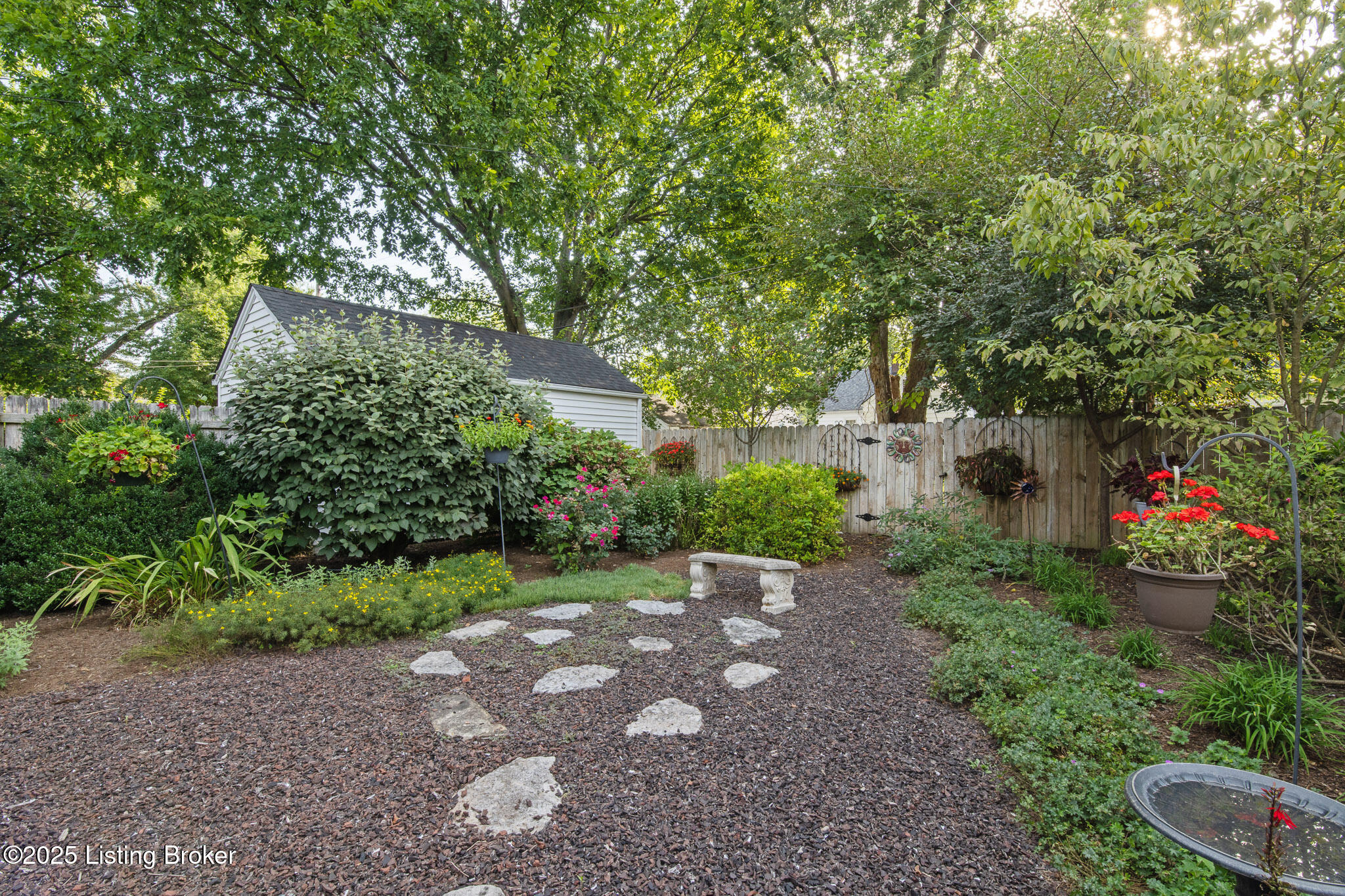 217 Don Allen Road Louisville, KY 40207 - Photo 38 of 49 217 Don Allen Rd-43
