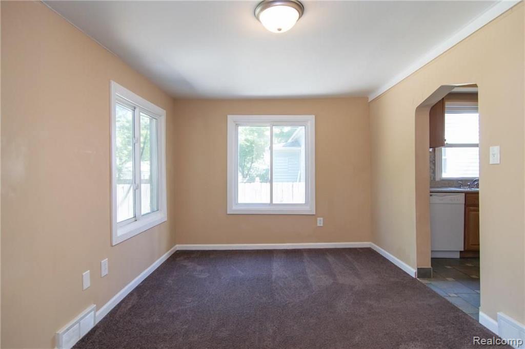 8183 Central Street Center Line, MI 48015 - Photo 14 of 35