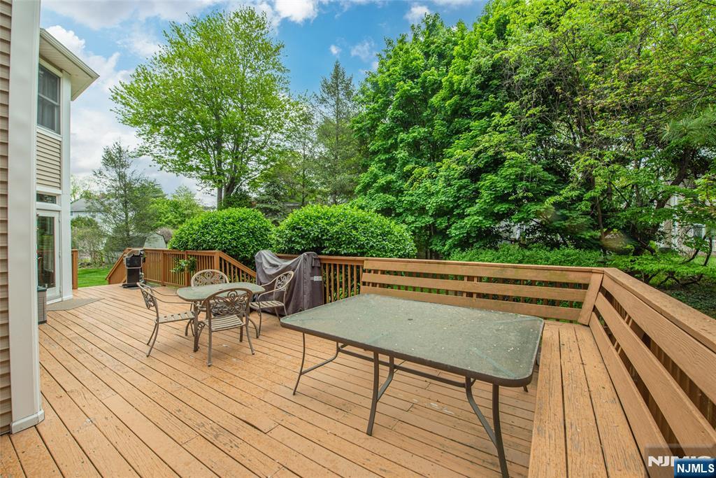 37 Thomas Wayne, NJ 07470 - Photo 17 of 32