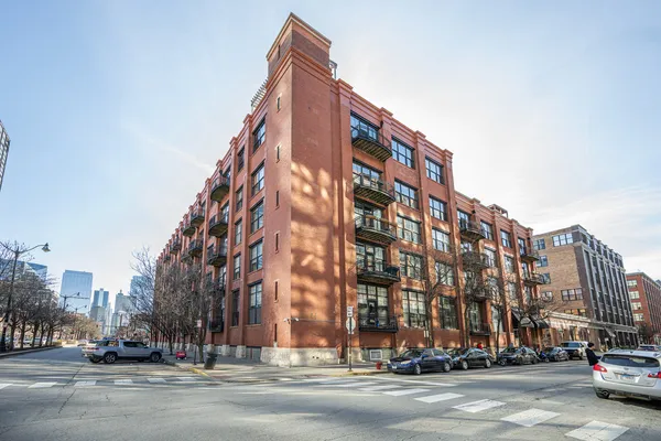 $380,000 | 1000 West Washington Boulevard, Unit 411, Chicago, IL 60607