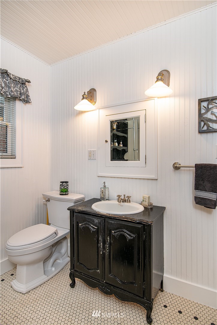1355 North 79th Street Seattle, WA 98103 - Photo 10 of 20 Gallery Image 10
