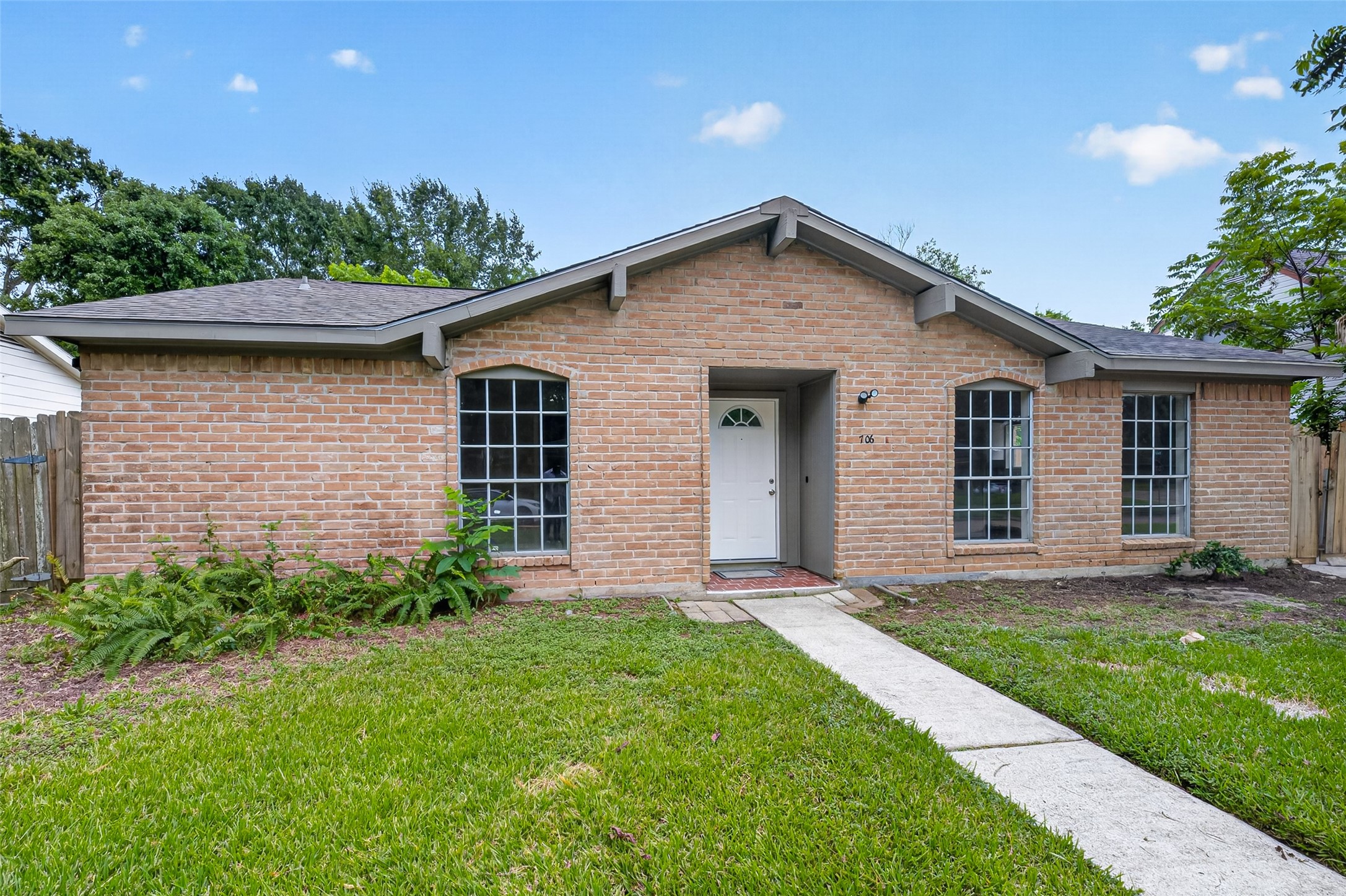 706 Buoy Road Houston, TX 77062 - Photo 3 of 43