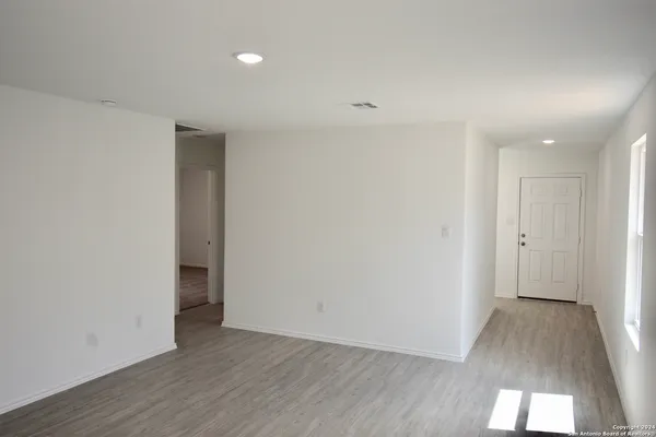 $1,600 | 3612 Axis Hl Street, New Braunfels, TX 78132