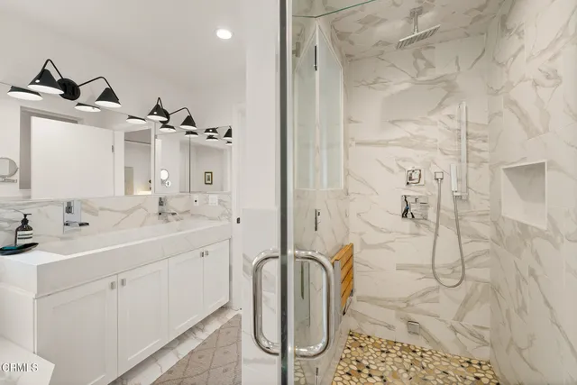 $1,589,000 | 6201 1/4 Saylin Lane, Los Angeles, CA 90042