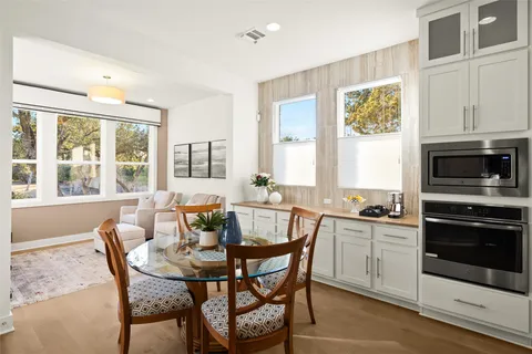 $999,950 | 550 Goodnight Trail, Dripping Springs, TX 78620